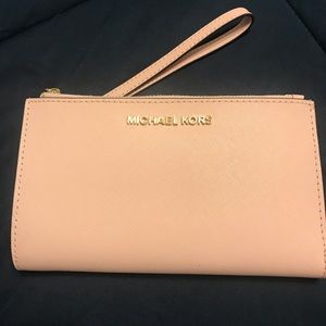 Michael Kors Jet Setter Double ZIP Wristlet